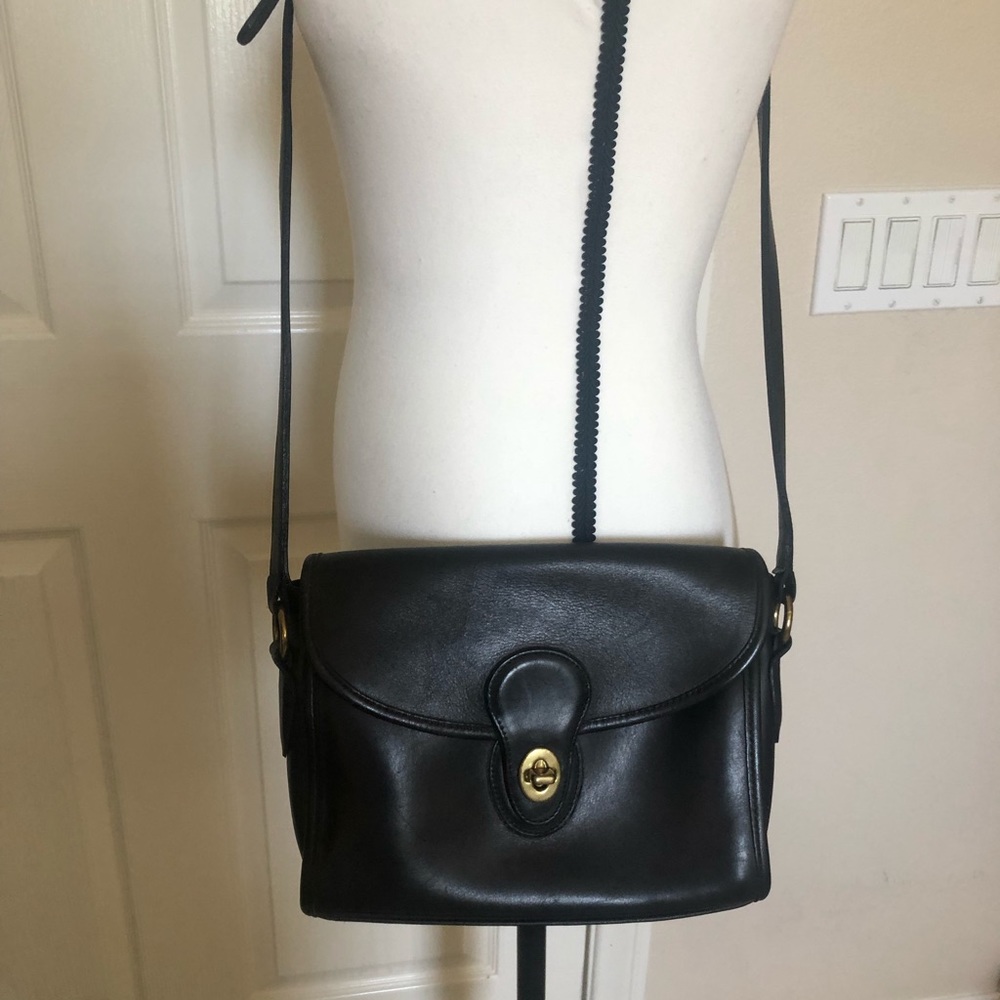 Vintage Coach Black Leather Crossbody Bag EUC